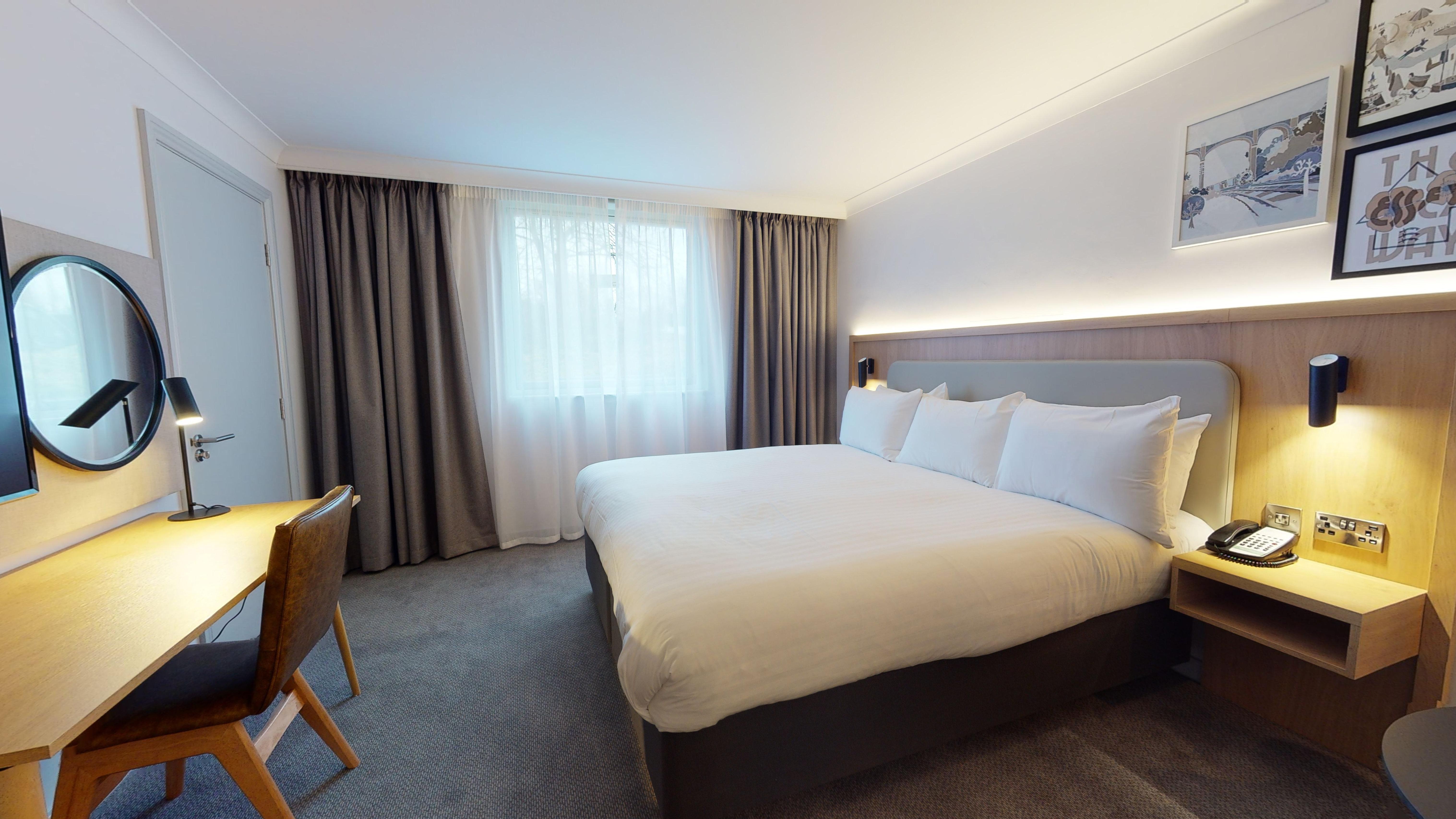 Holiday Inn Brentwood By Ihg Eksteriør billede