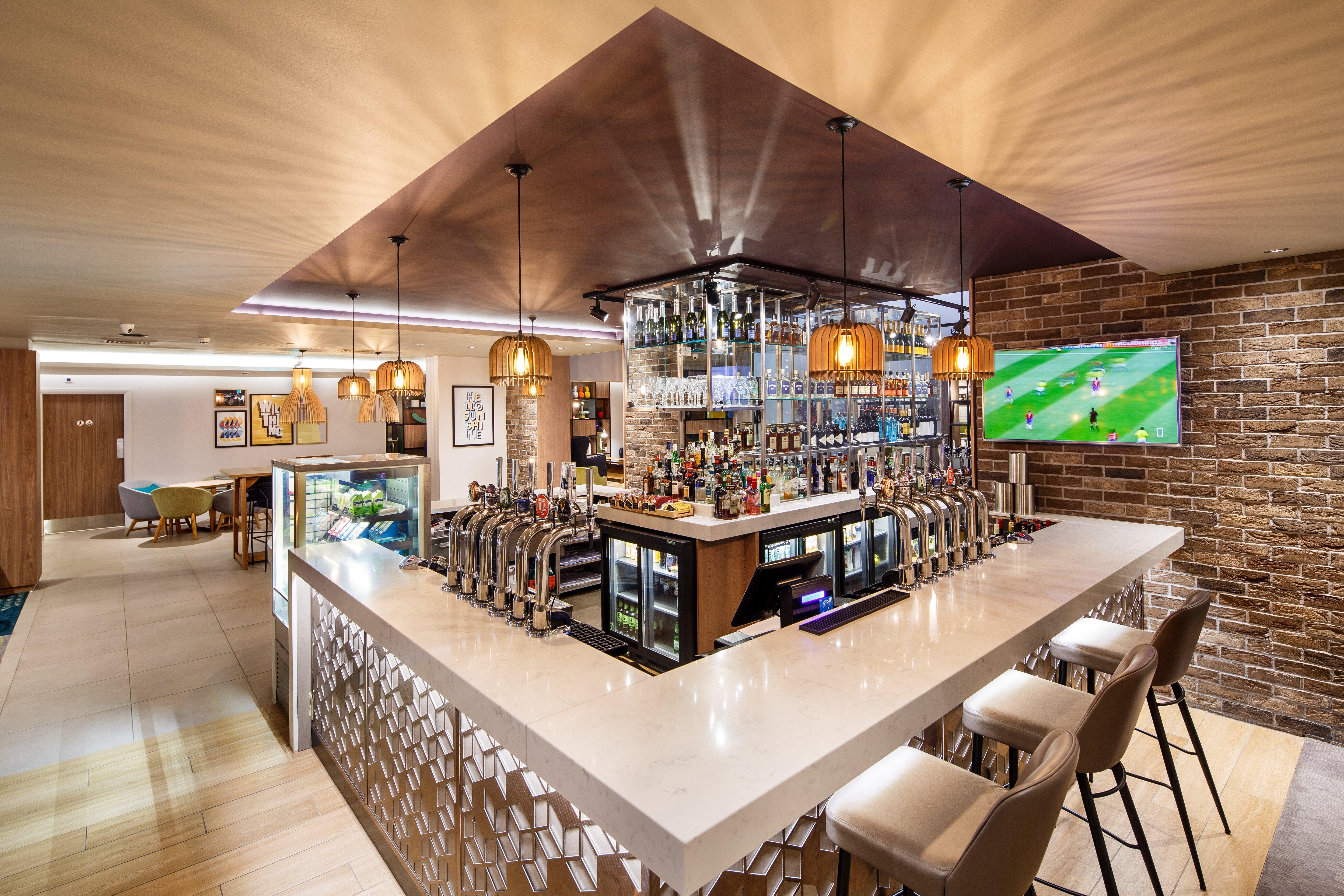 Holiday Inn Brentwood By Ihg Eksteriør billede