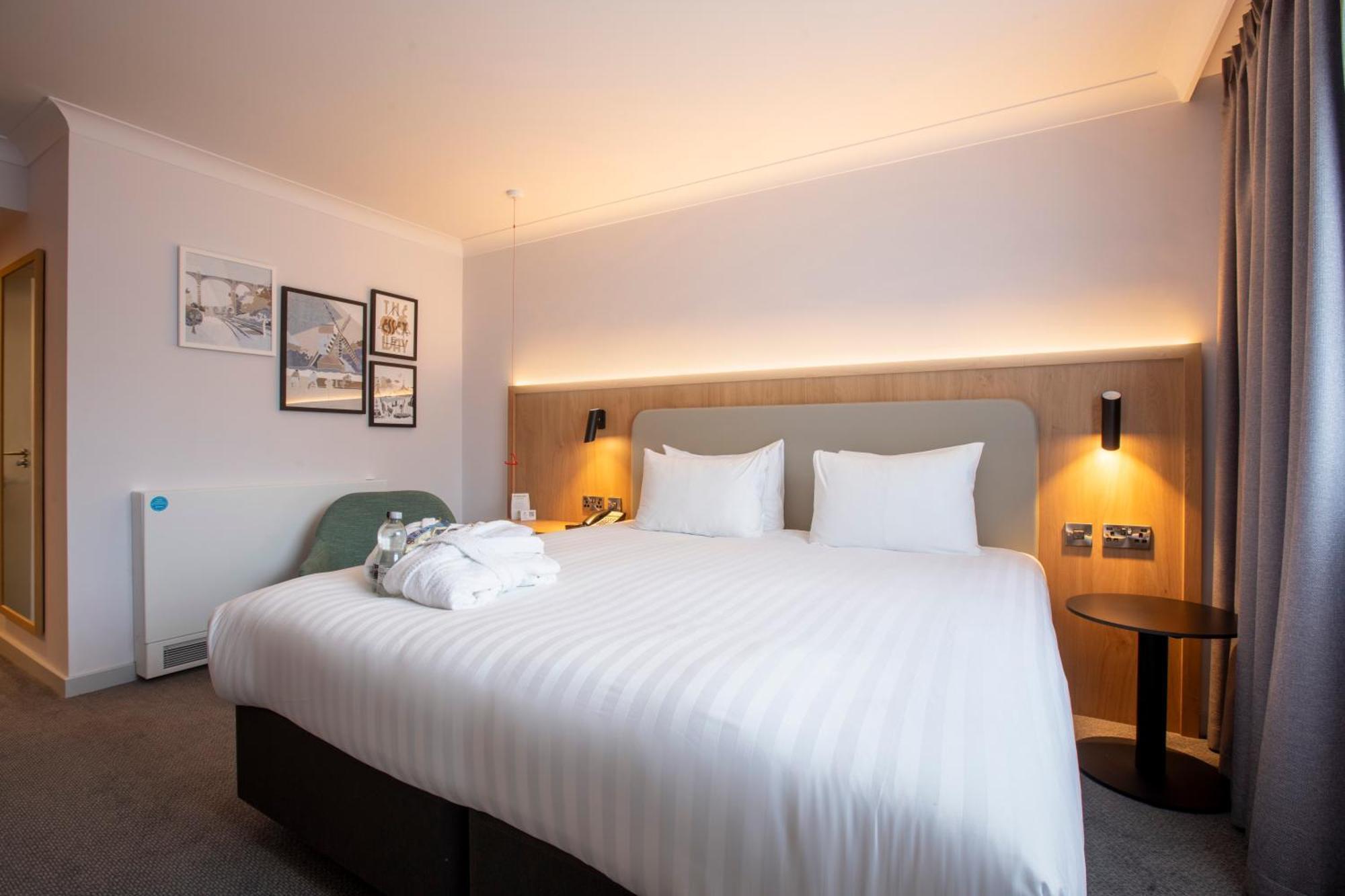 Holiday Inn Brentwood By Ihg Eksteriør billede