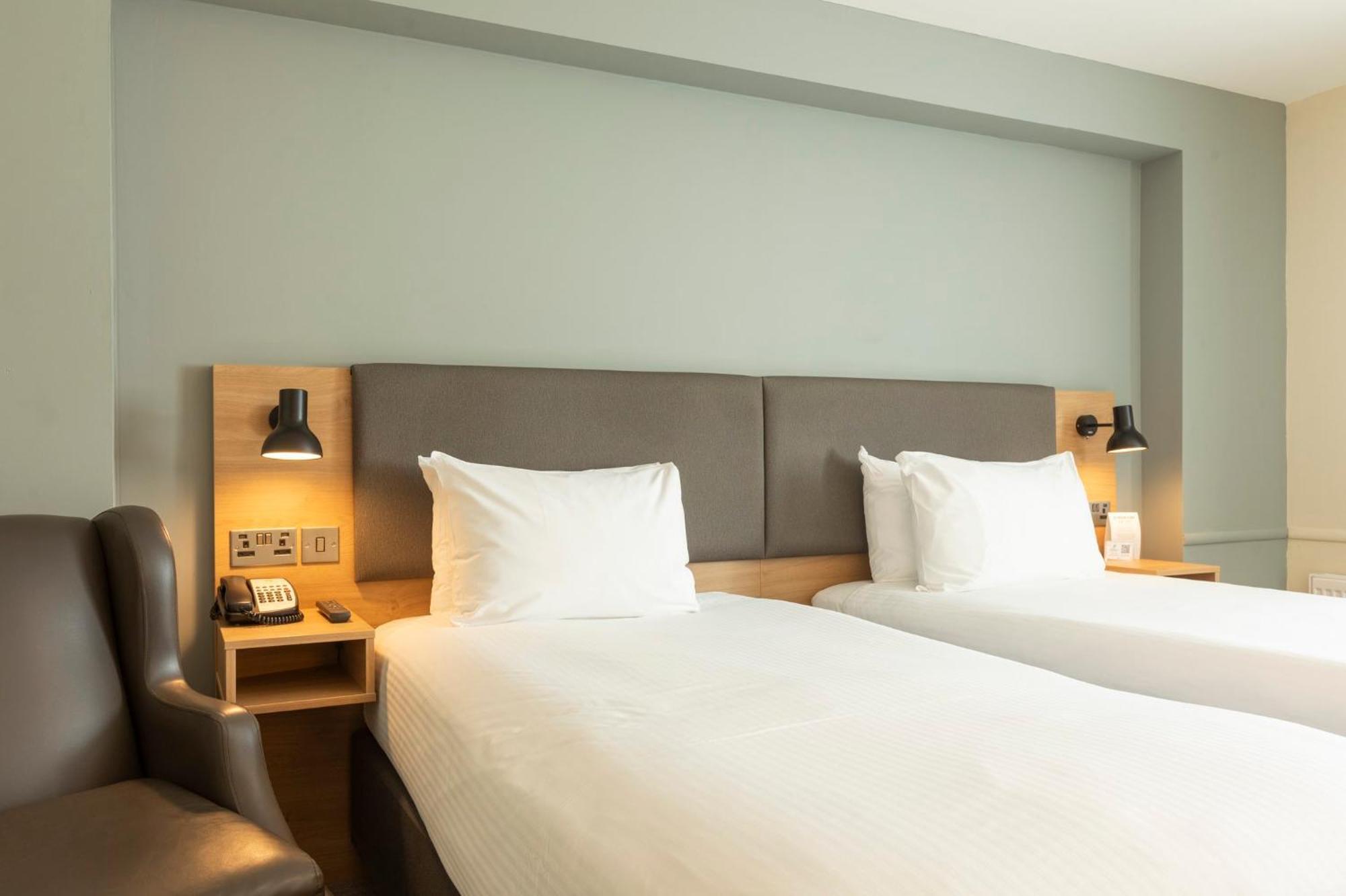 Holiday Inn Brentwood By Ihg Eksteriør billede