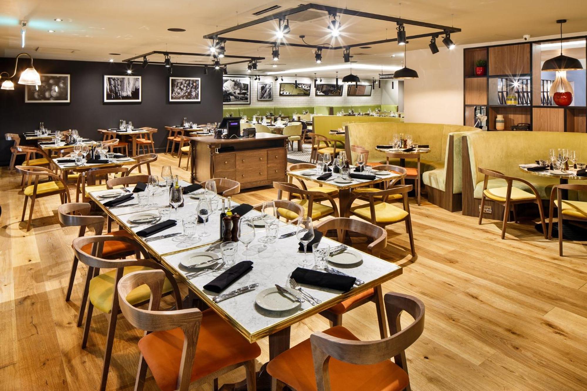 Holiday Inn Brentwood By Ihg Eksteriør billede