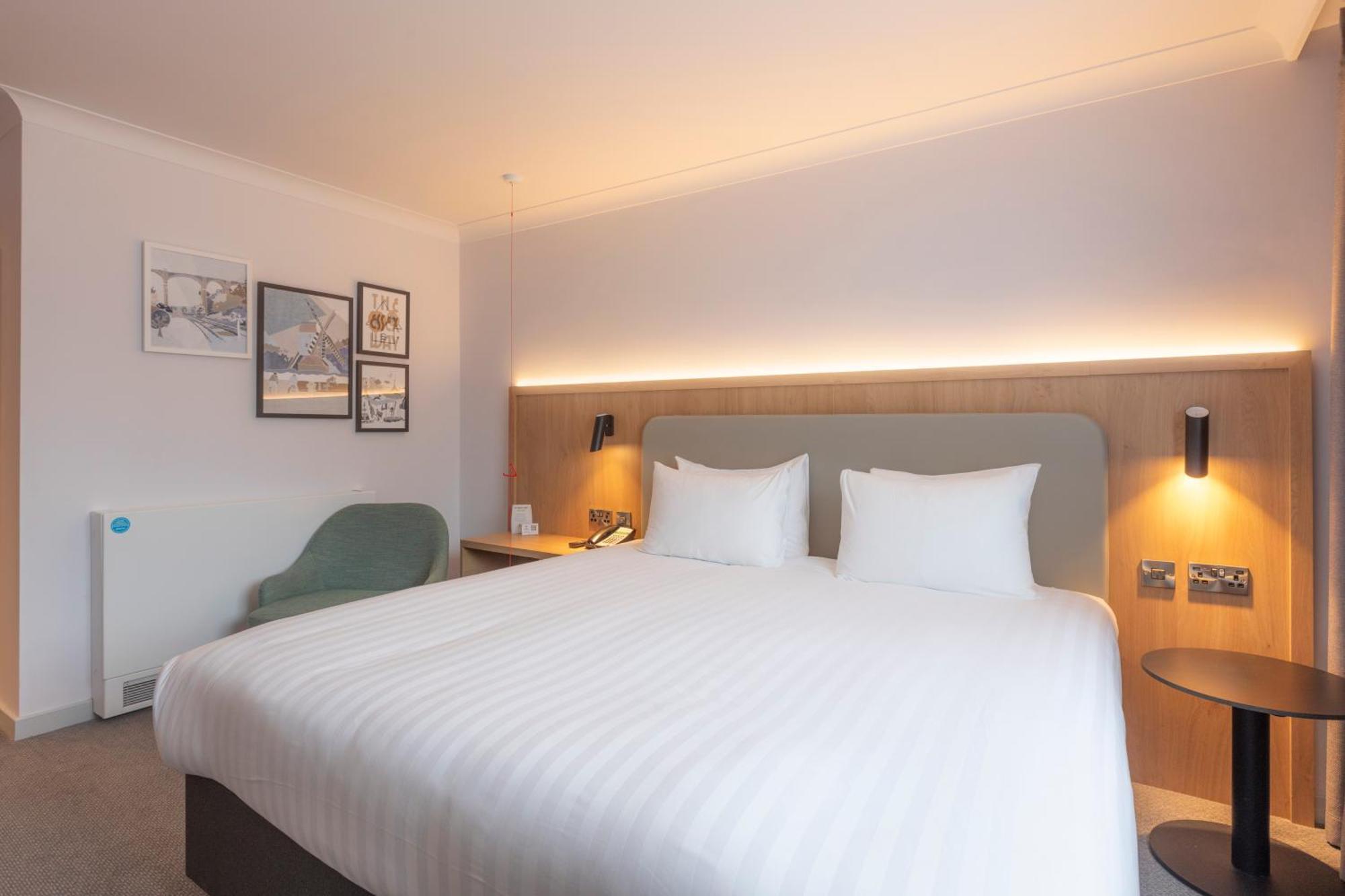 Holiday Inn Brentwood By Ihg Eksteriør billede