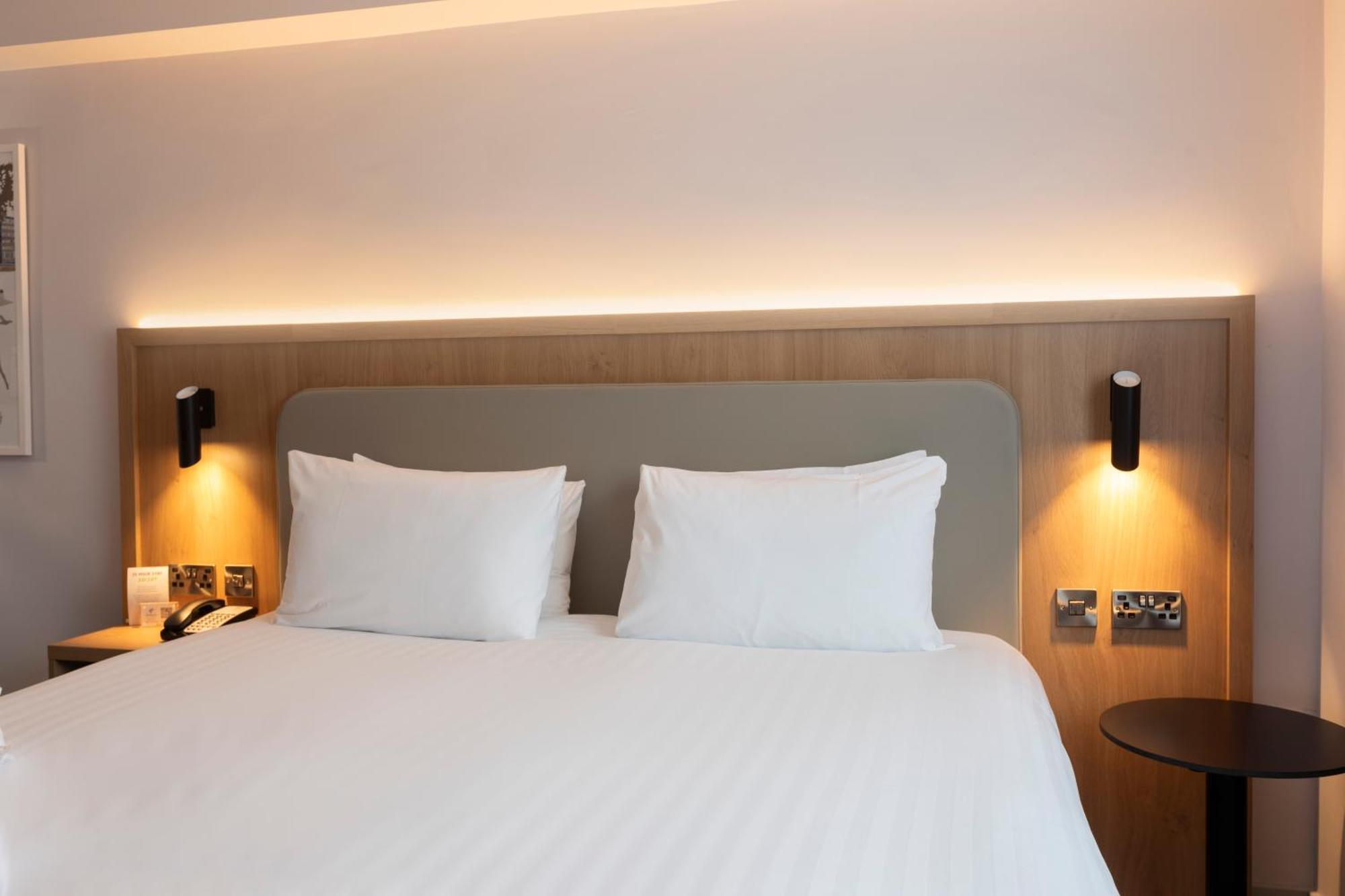 Holiday Inn Brentwood By Ihg Eksteriør billede