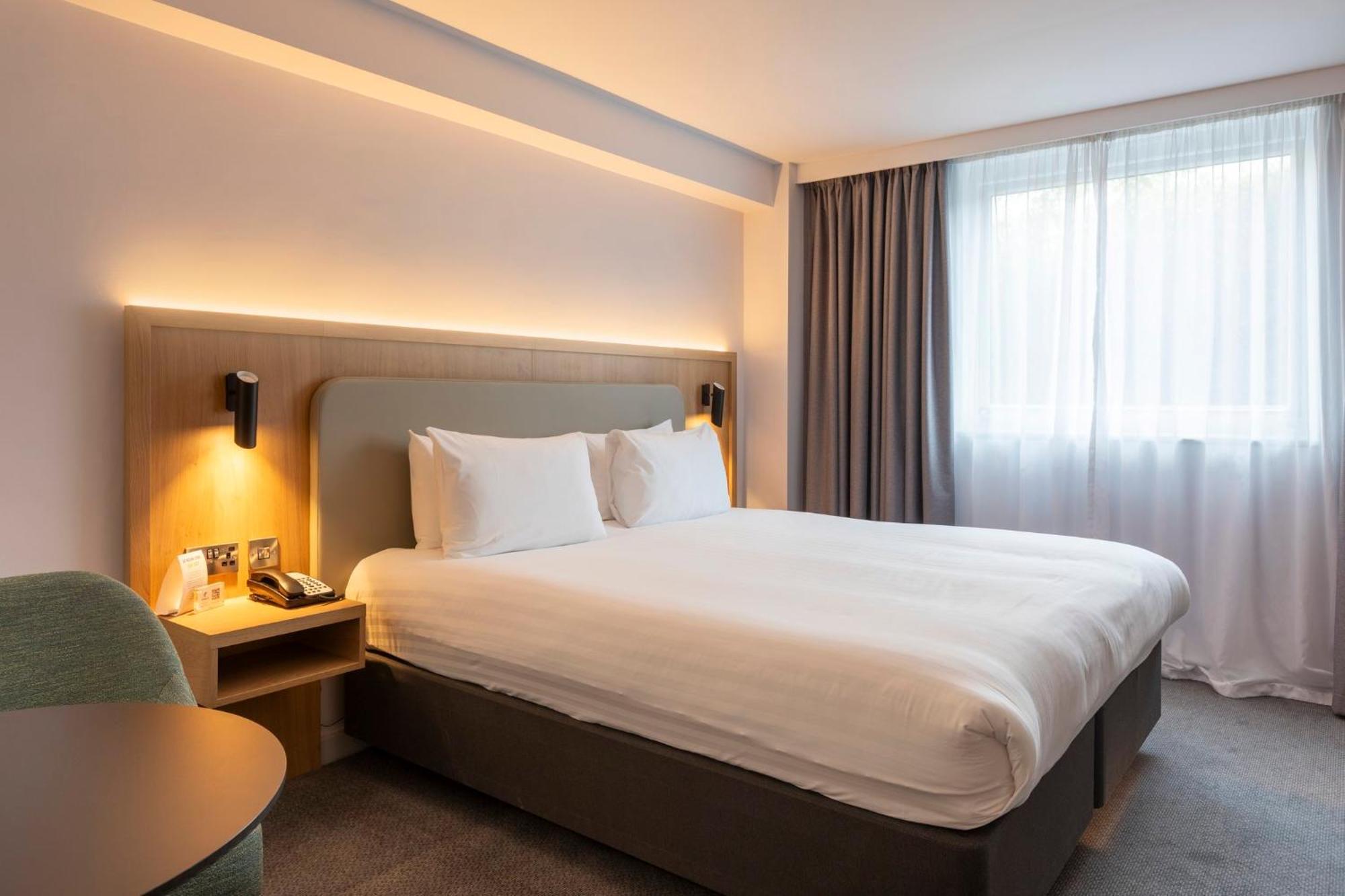 Holiday Inn Brentwood By Ihg Eksteriør billede
