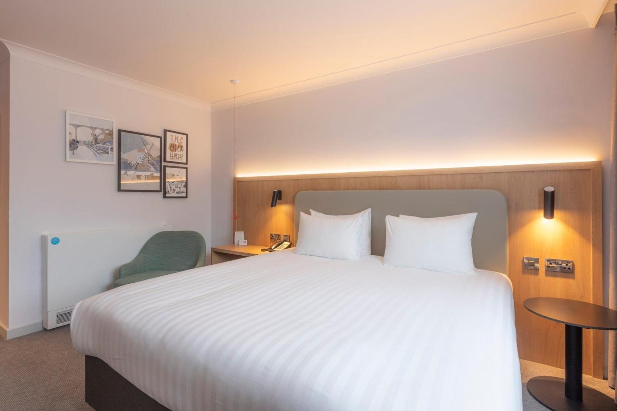 Holiday Inn Brentwood By Ihg Eksteriør billede
