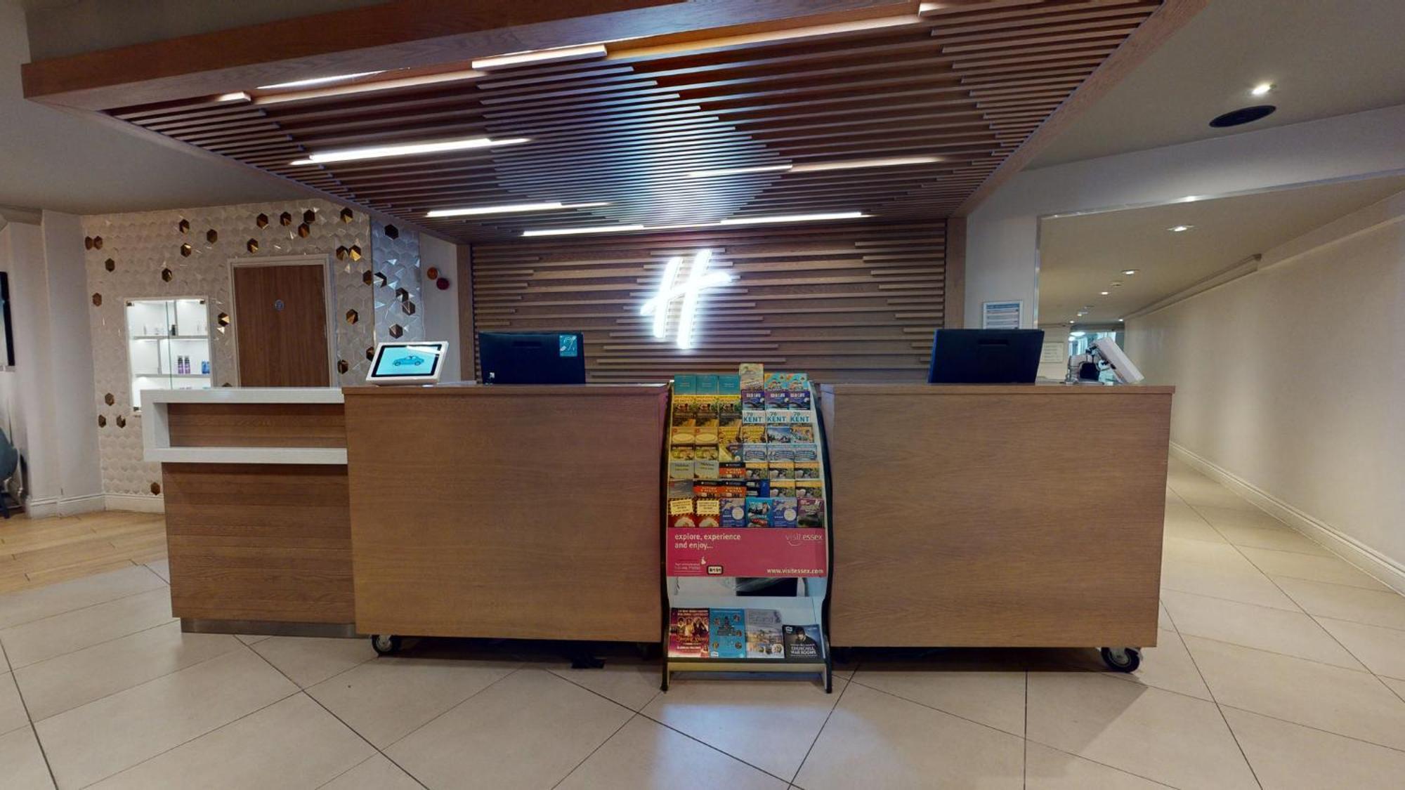 Holiday Inn Brentwood By Ihg Eksteriør billede