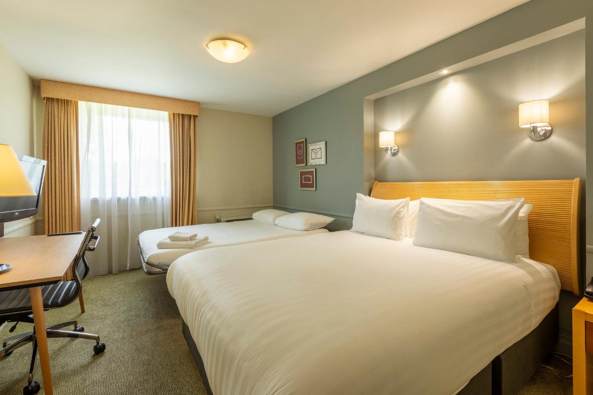 Holiday Inn Brentwood By Ihg Eksteriør billede