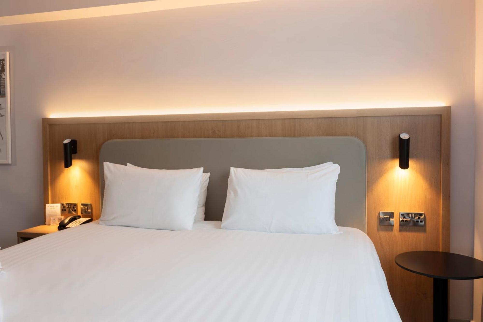 Holiday Inn Brentwood By Ihg Eksteriør billede